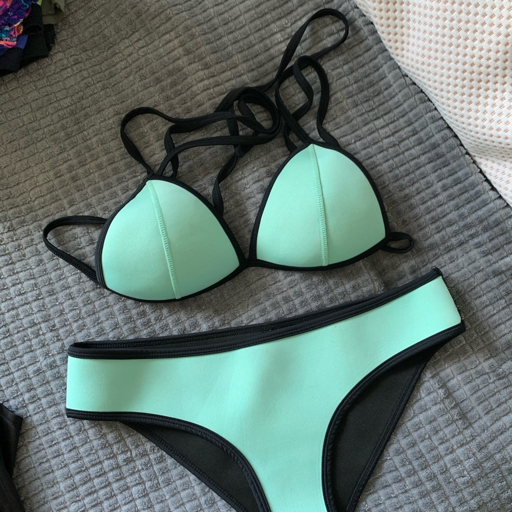 Bikini set - Picture 2 of 2